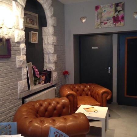 Hotel De La Paix Памие Екстериор снимка